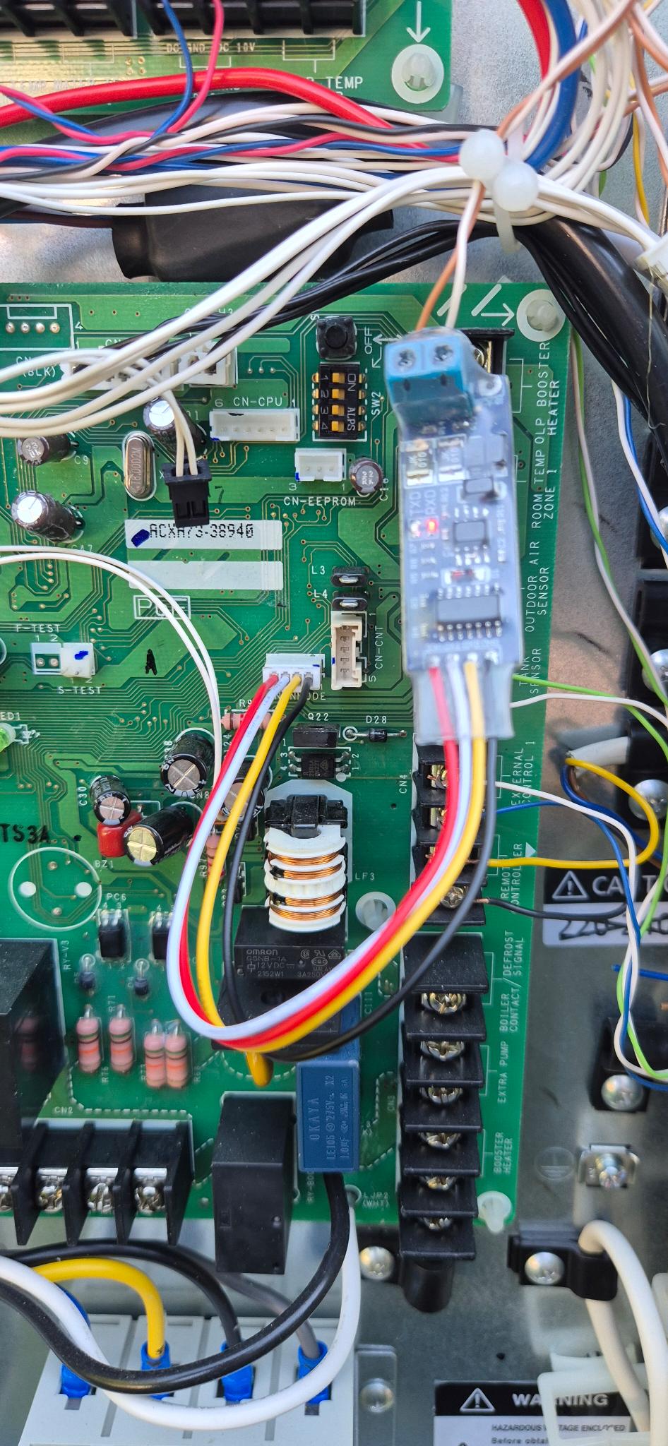 UART-zu-RS485-Konverter, der mit dem CN-CNT-Anschluss verbunden ist